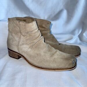 Ariat Unbridled Tan Leather Rugged Look Booties Low Heeled Womens Size 8.5